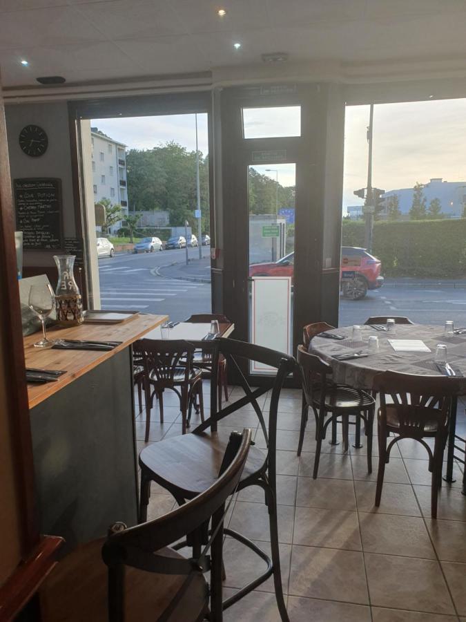 Hotel Aux Bons Amis Reims Eksteriør bilde